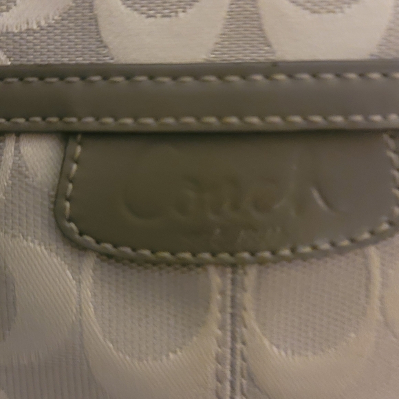 Coach cross body, shoulder purse. - Picture 8 of 8